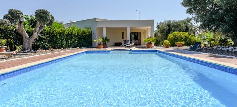 Villa Gillian - Veranda sul retro e piscina