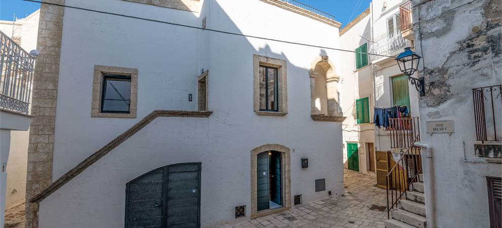 Palazzo Gelsi - Polignano a mare, Esterno