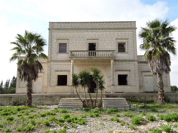 Villa Signorile con vista mare in collina