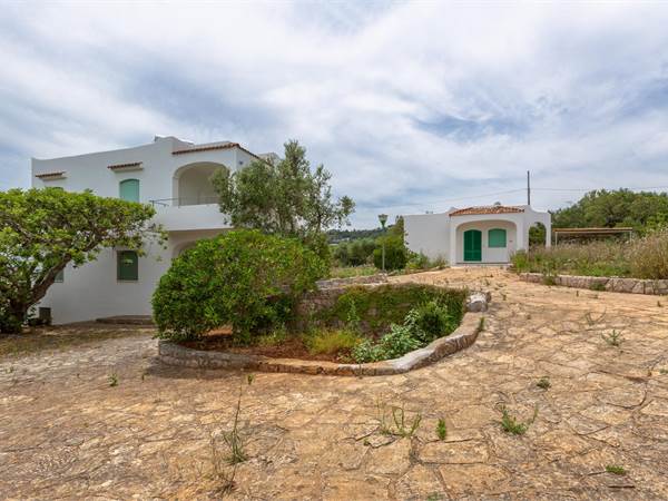 Ville fronte mare con Piscina da realizzare