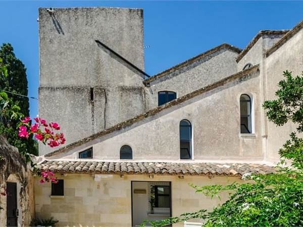 Antico Eremo con piscina vista mare