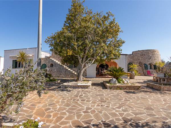 Villa con Trullo vista mare a Salve