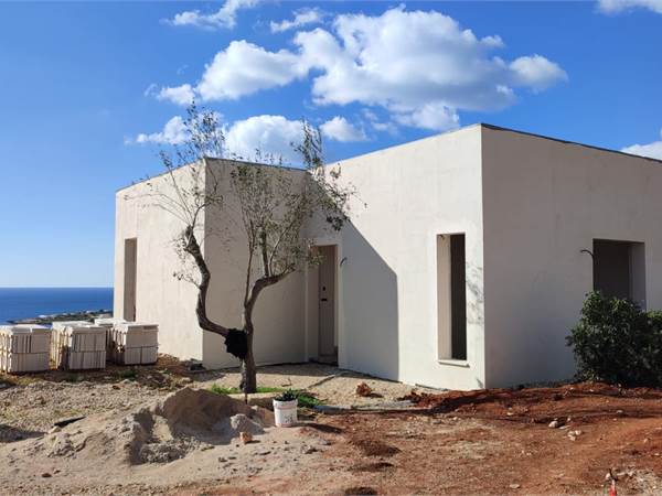 Sea view villa with private garden