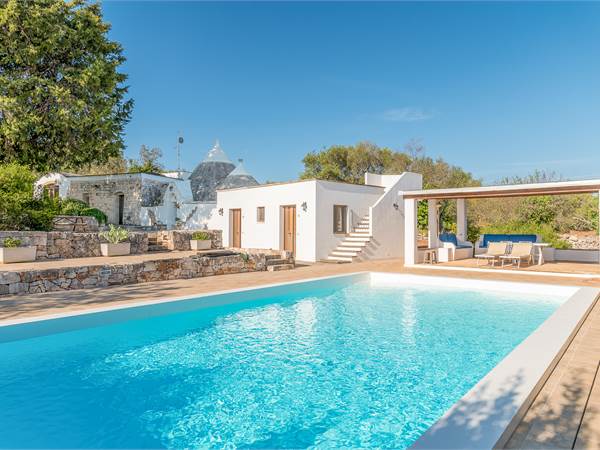 Trullo with swimming pool in Valle d'Itria 