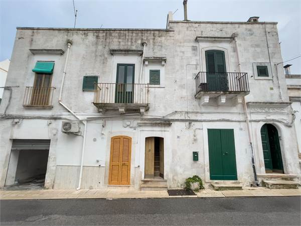 Stone house in the center of Ceglie Messapica 