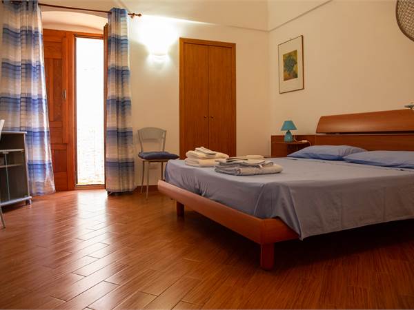 Casetta in pietra in P.zza Plebiscito