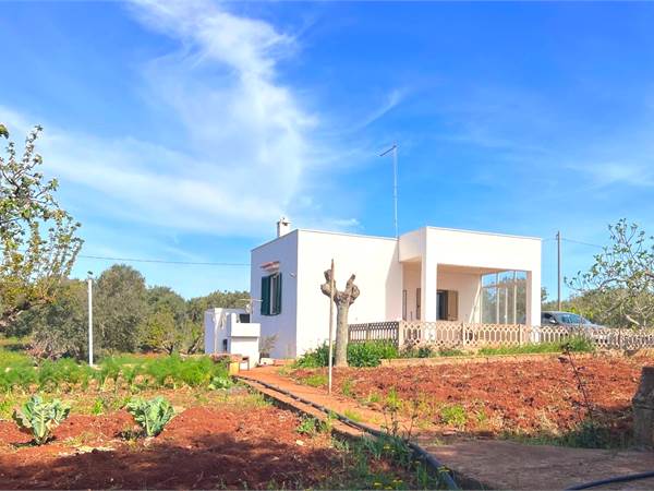 VILLA CON TERRENO 
