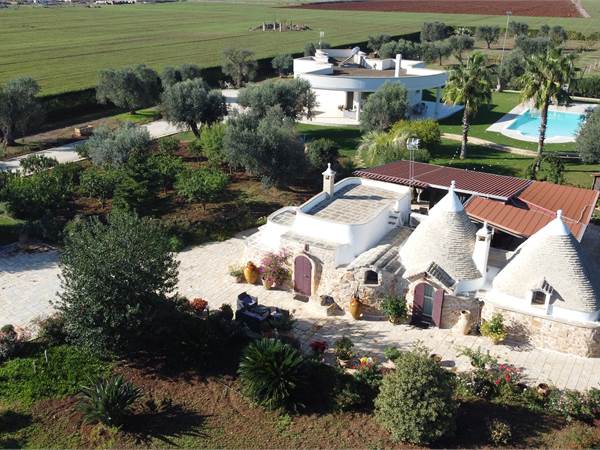 Villa e Trulli con piscina