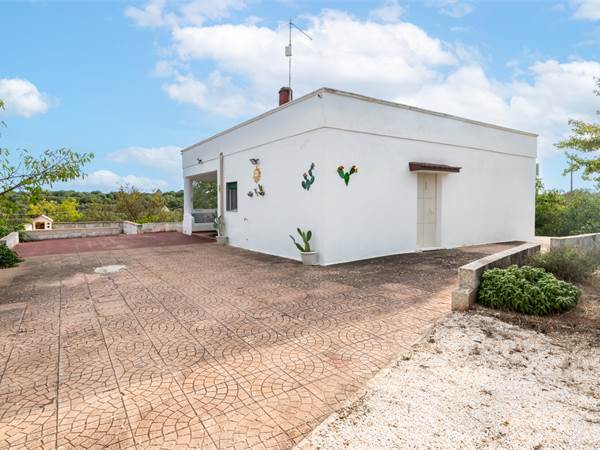 Villa and land with two bedrooms 