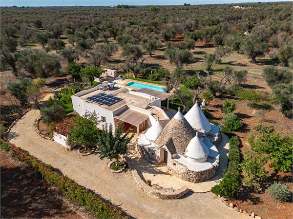 Trullo Specchia