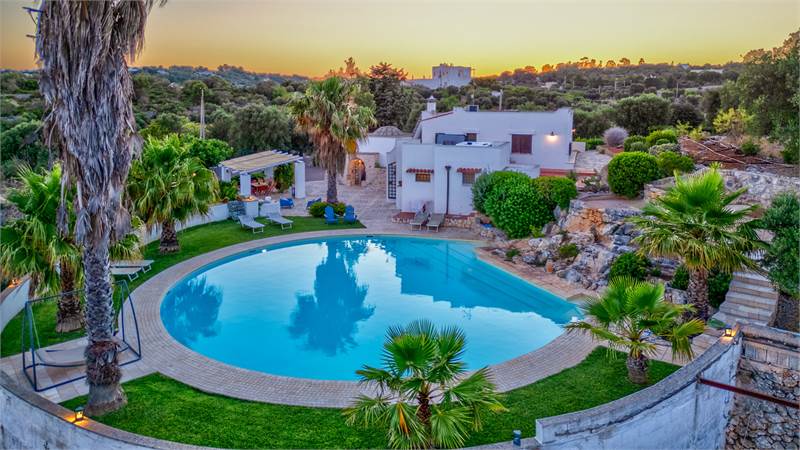 Villa with 4 bedrooms and pool 