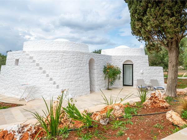 Trullo con due camere da letto e due bagni 