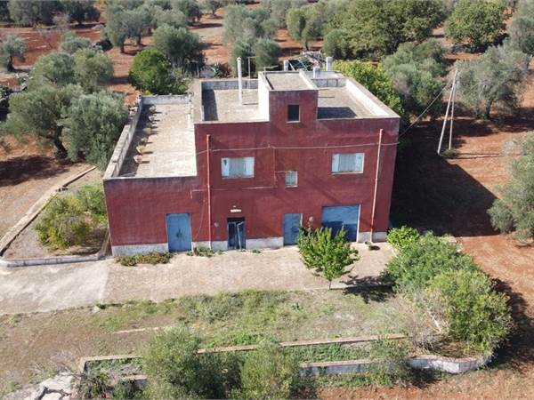 CASOLARE CON TRULLI 