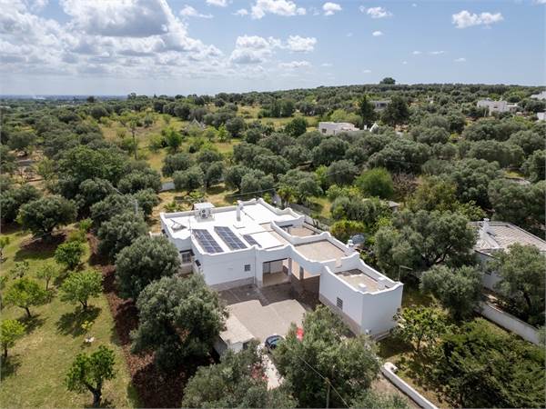 Villa con 4 camere e piscina 